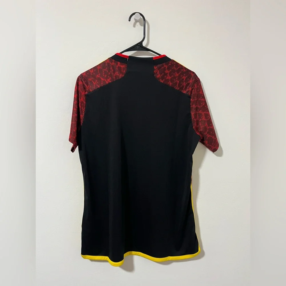 New Adidas Seattle Sounders FC Bruce Lee Soccer Jersey Womens Black Red HU1380 - Picture 8 of 9